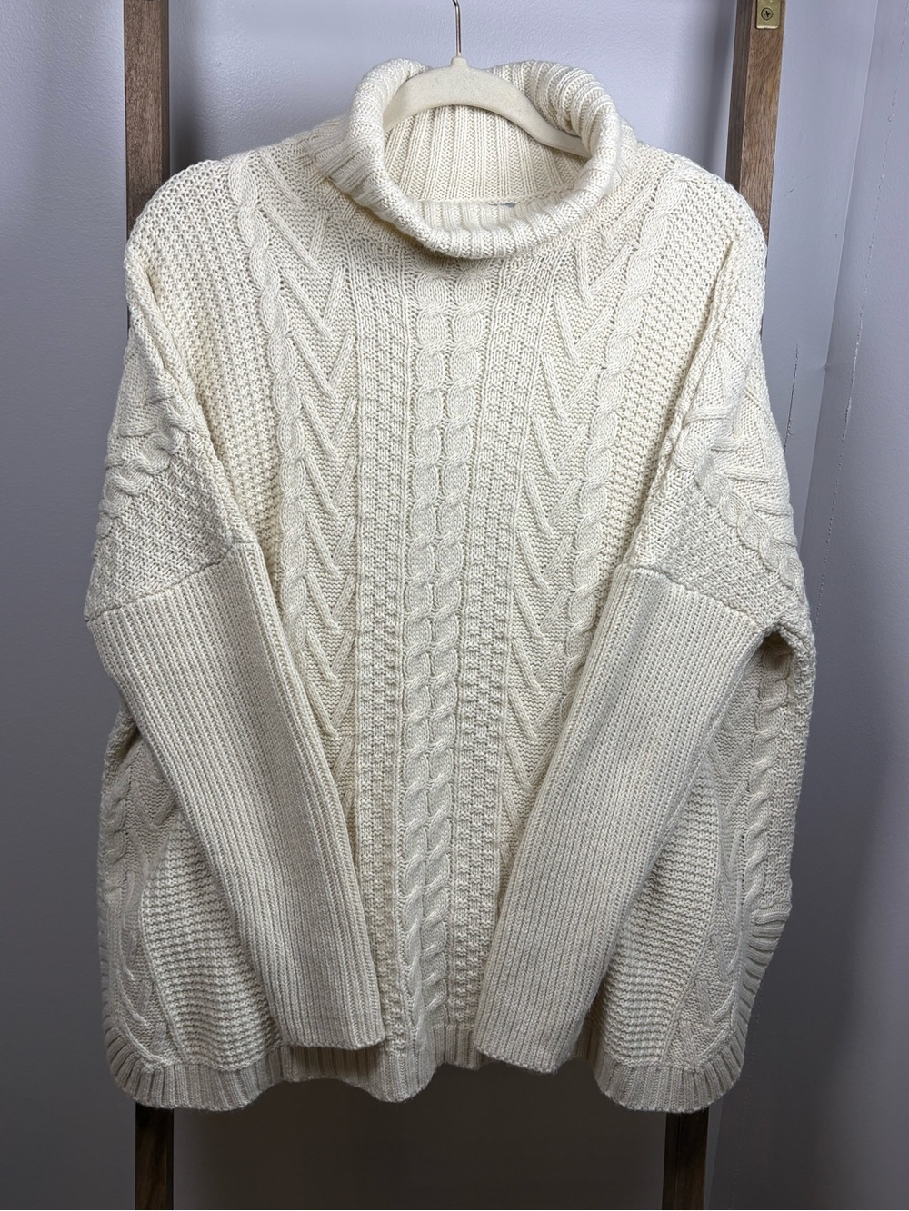 Joseph A. Cream Cable Knit Turtleneck Sweater - Women M (263)